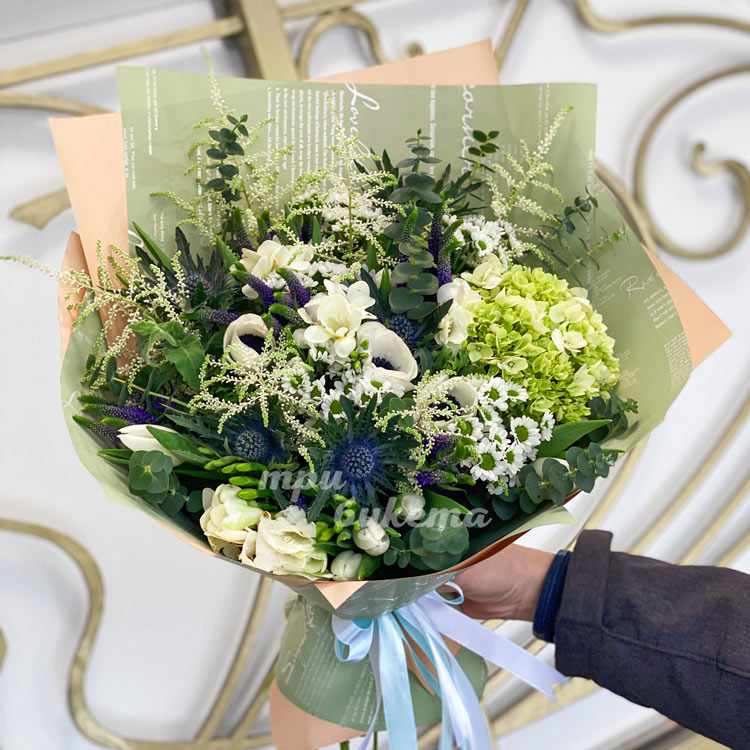 Букет «Рэйчел» (на фоне стены)