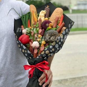 Букет из колбасок и багета