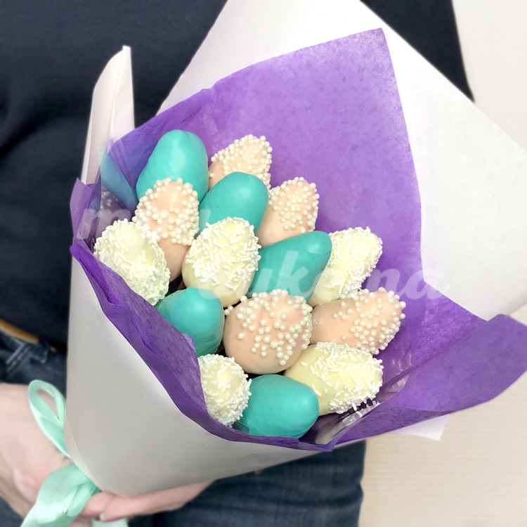 Букет из клубники в глазури (крупный план)