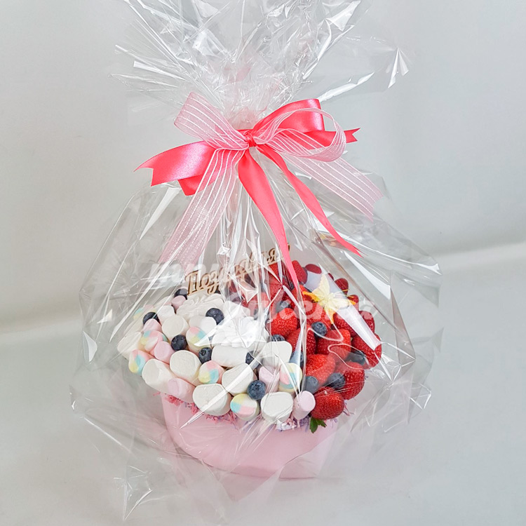 Композиция из клубники и маршмеллоу (в упаковке)