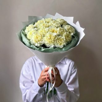 Букет из 15 белых гвоздик Букет из 15 белых гвоздик