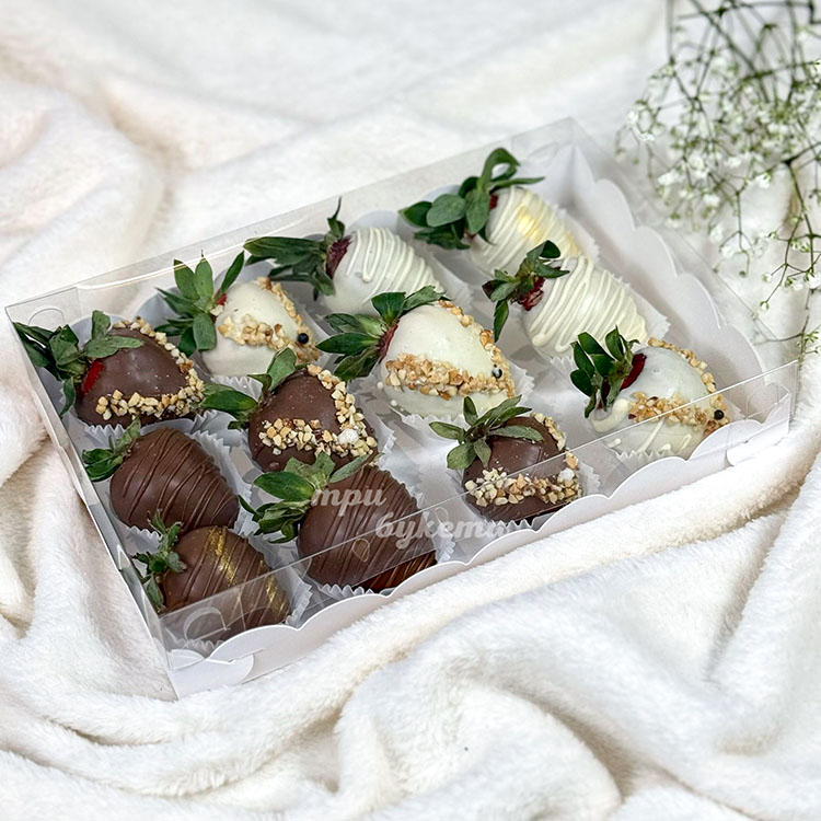 Коробка из клубники в шоколаде с орешками (закрытая)
